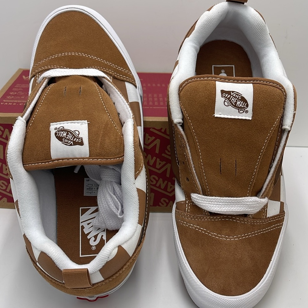 Vans Men’s Knu Skool
Mega Check Brown
VN000CRPBRO Brown and White Checkered Shoe - Picture 13 of 16